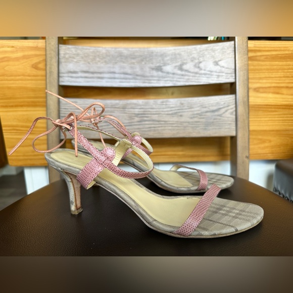 Burberry sandals 39 1/2 - Picture 1 of 9